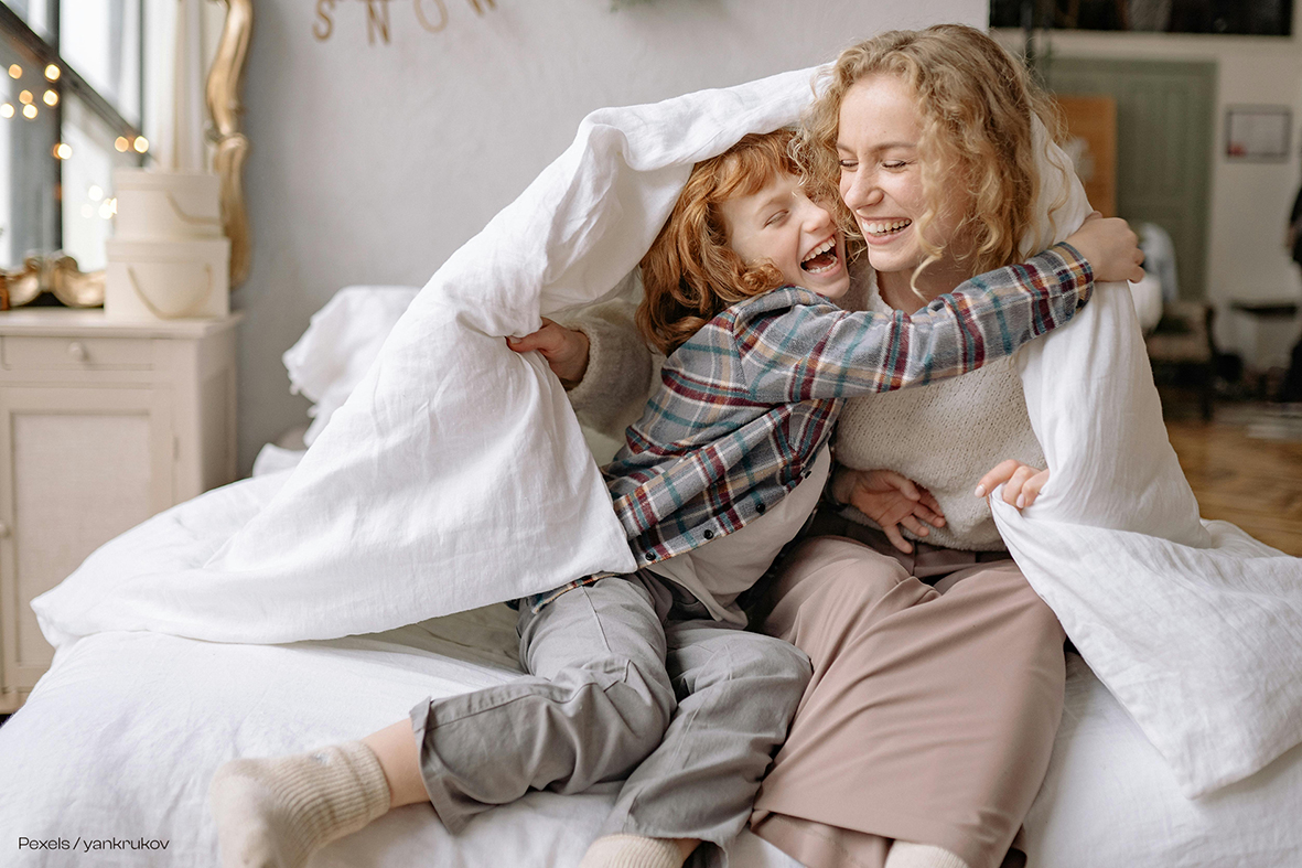Familie, Lachende Gesichter, Mutter und Kind